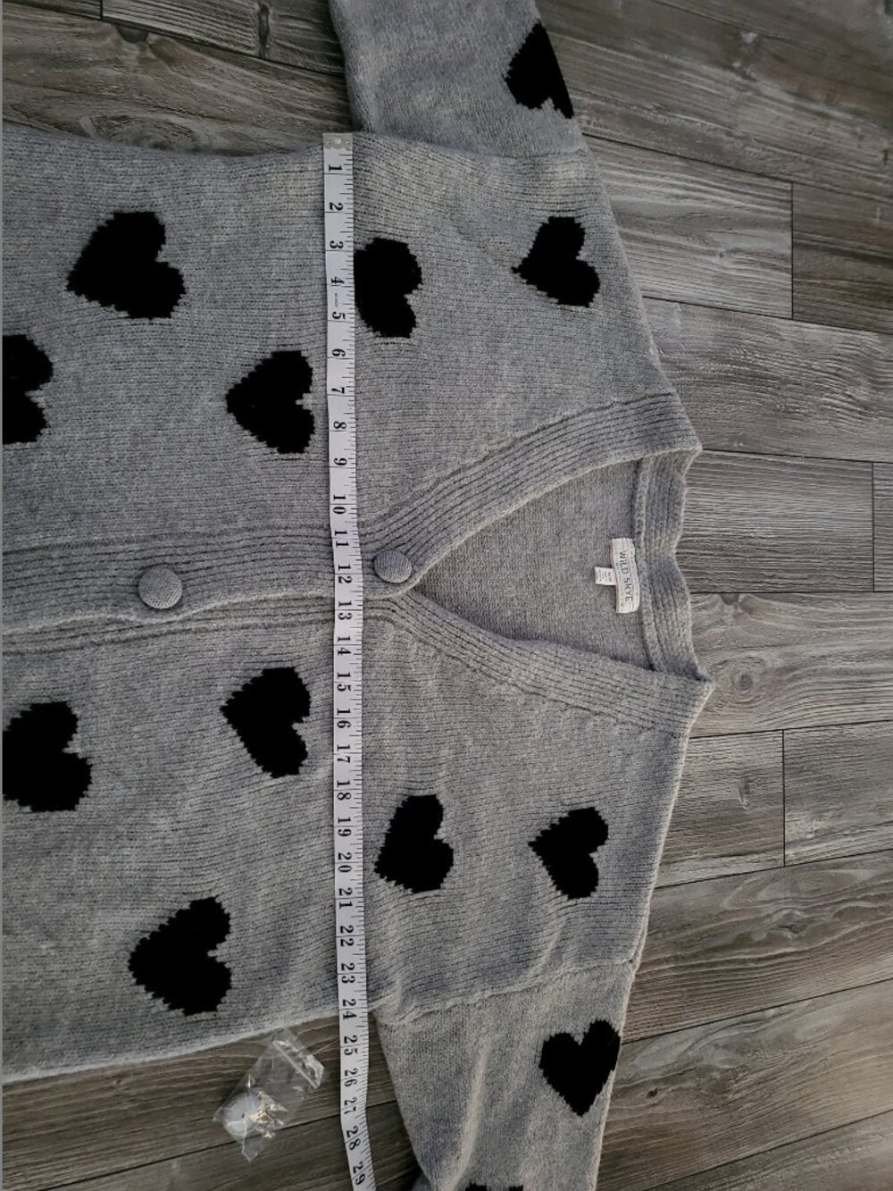 Wild Skye Gray Oversized Heart Cardigan Knit Button Up Sweater Medium NWOT - Picture 4 of 12